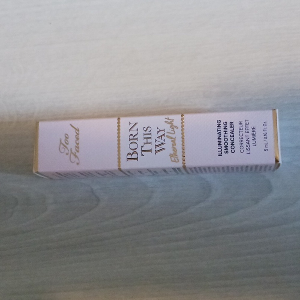 NWT - Too Faced Born This Way Ethereal Light Illuminating Smoothing Concealer